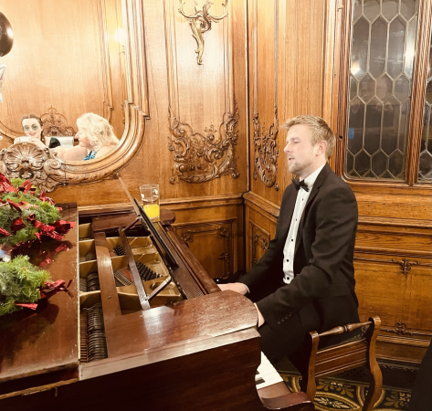 Mark Thompson - Wedding Pianist - Photo 21