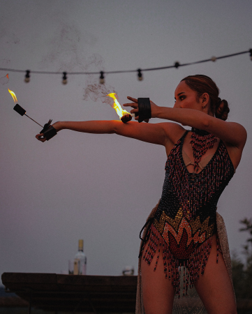 Mesmering fire breathing show - Photo 6