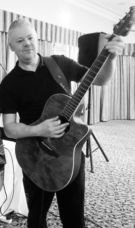 Paul Wilson-Singer Guitarist and DJ. - Photo 7