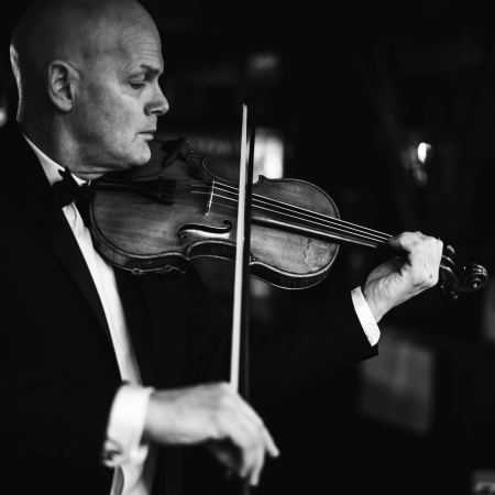 Daniel Axworthy Violinist - Photo 2