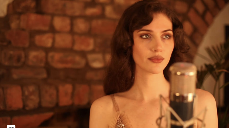 Eleanor Hart Jazz Vocalist with Backing Band - Photo 2