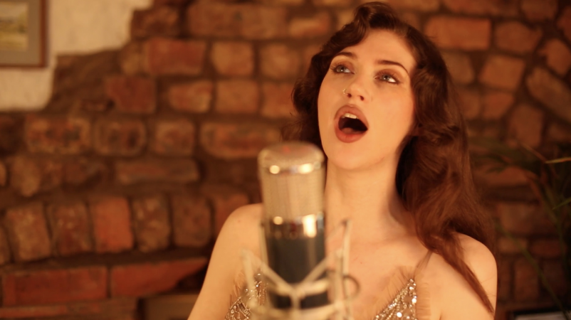 Eleanor Hart Jazz Vocalist with Backing Band - Photo 4