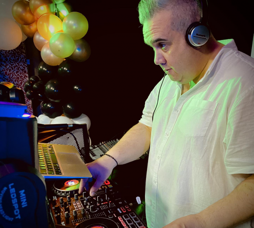 Tony James Mobile Disco - Photo 2