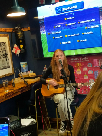 Ellie Sings - Photo 3