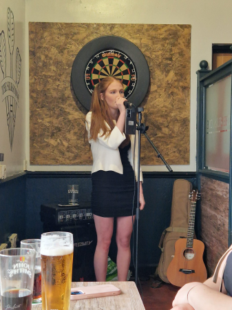 Ellie Sings - Photo 7