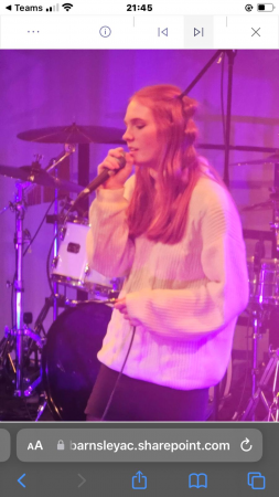 Ellie Sings - Photo 11