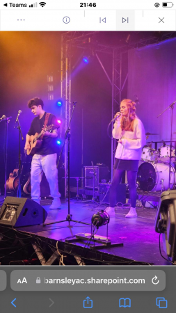 Ellie Sings - Photo 12