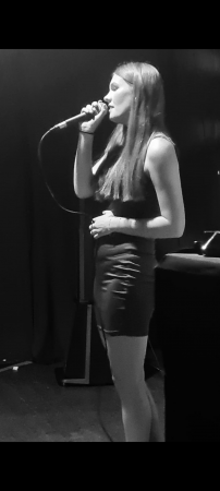 Ellie Sings - Photo 19