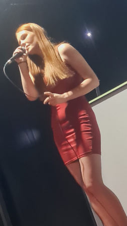 Ellie Sings - Photo 22