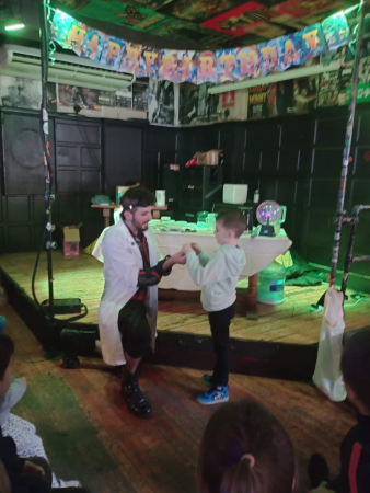 Archie's Science Lab! - Photo 6