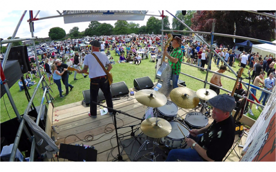 Damo And The Dynamites - Photo 4