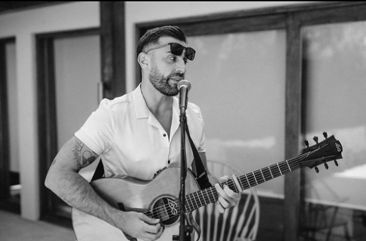 Alex Norman - Acoustic cover musician