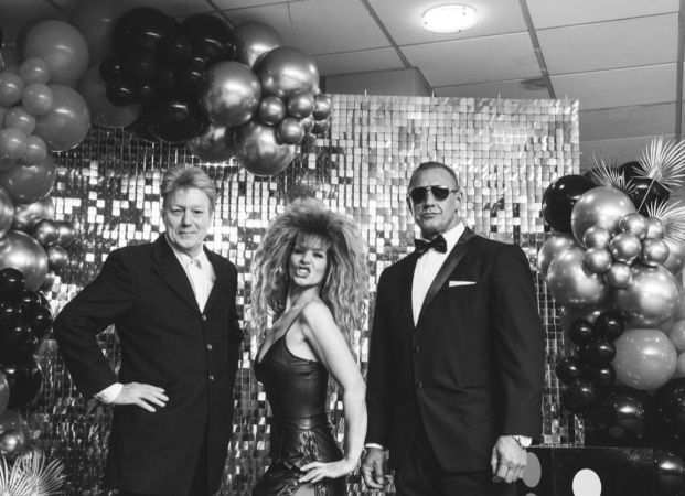 Tina Turner and the Rockettes - Photo 4