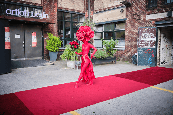 ALIATRIX | Flower Walking Act - Photo 9