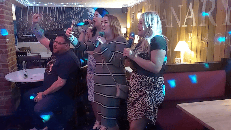 Centre Stage Discos & Karaoke - Photo 10