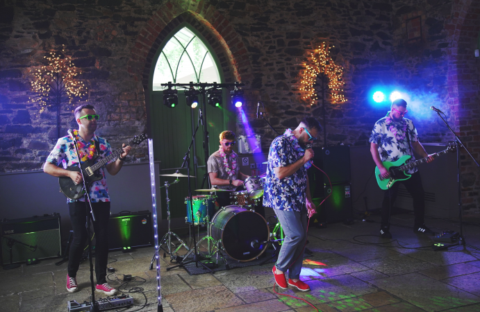 Hot Ticket Party Band - Photo 4
