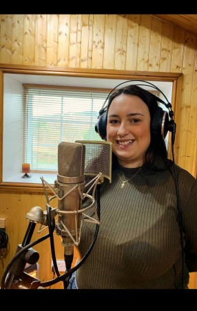 Sophie Mills Singer - Photo 2