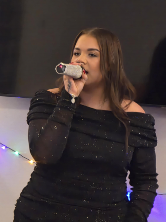 SAFFRON -VERSATILE VOCALIST  - Photo 3