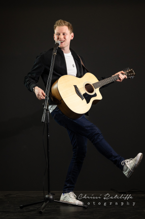 Jamie Felton Singer/Guitarist - Photo 6