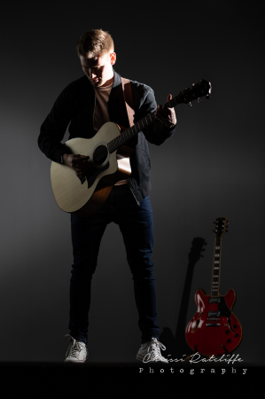 Jamie Felton Singer/Guitarist - Photo 9