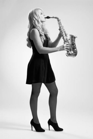 Laura Sutherland Sax - Photo 3