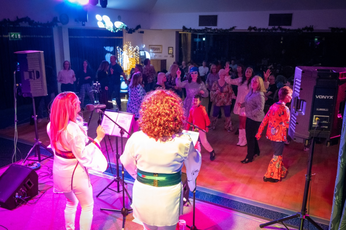 Take A Chance On Three – ABBA Tribute - Photo 4