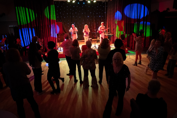 Take A Chance On Three – ABBA Tribute - Photo 6