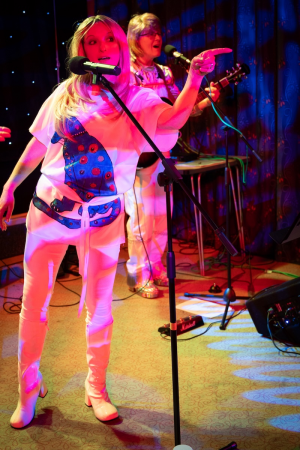 Take A Chance On Three – ABBA Tribute - Photo 7