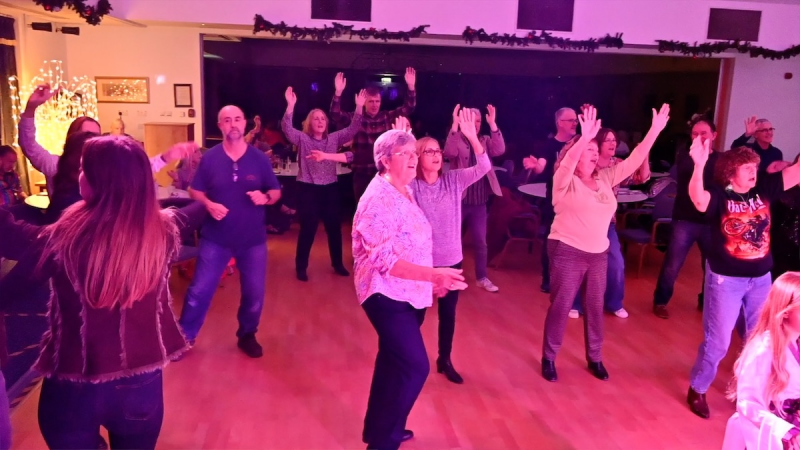 Take A Chance On Three – ABBA Tribute - Photo 8