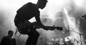 Top 5 tips for booking a band